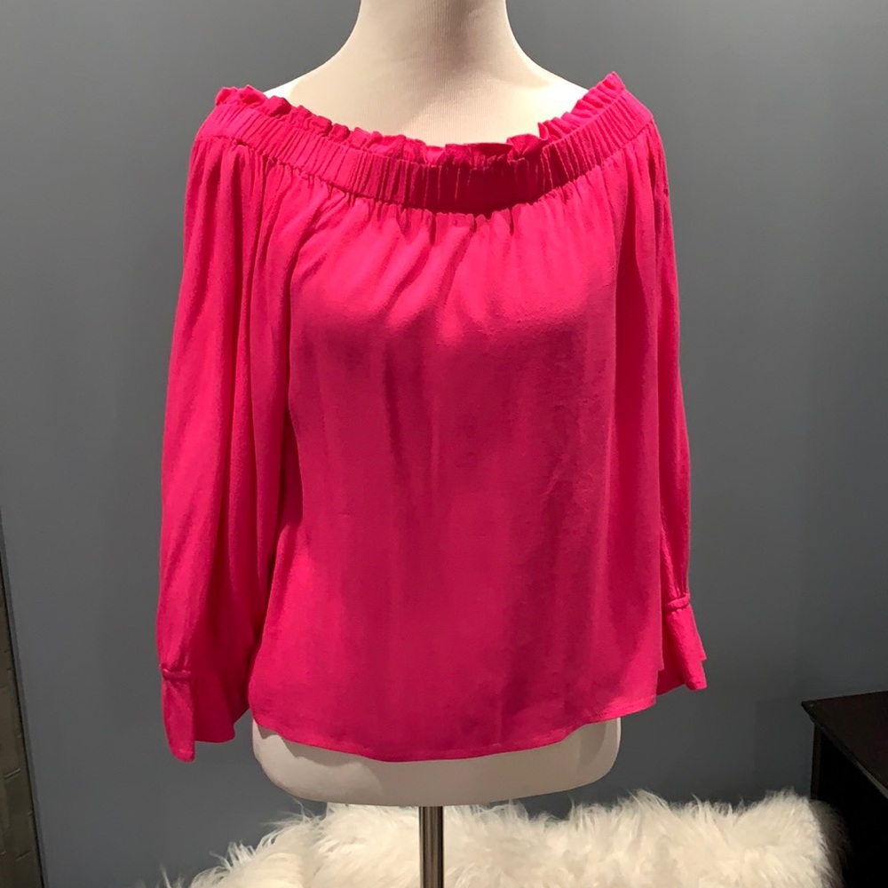 Cute off the shoulder Top